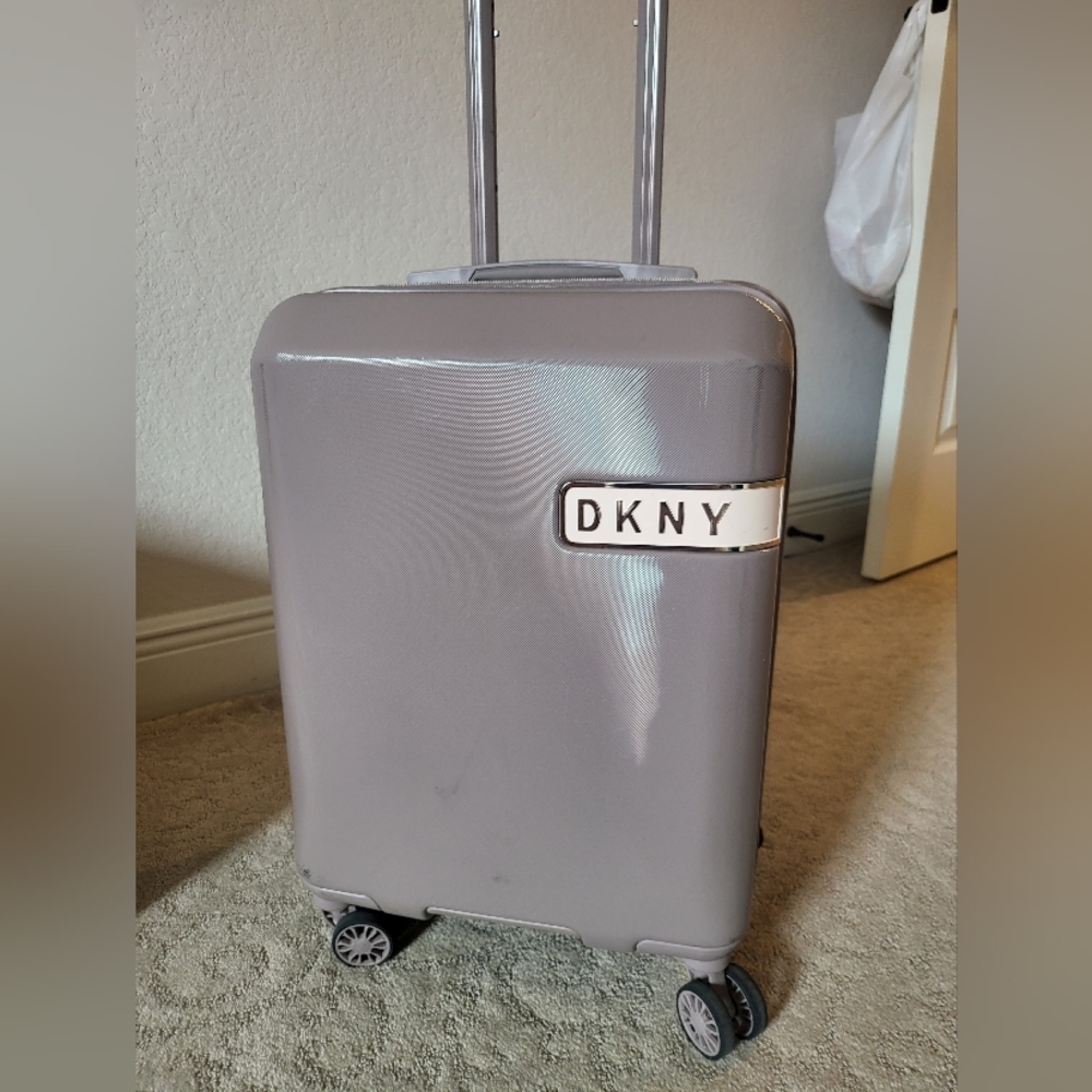 DNKY Carry On Luggage